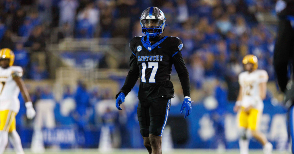 Oct 14, 2023; Lexington, Kentucky, USA; Kentucky Wildcats linebacker Daveren Rayner (17) during the third quarter against the Missouri Tigers at Kroger Field. Mandatory Credit: Jordan Prather-Imagn Images