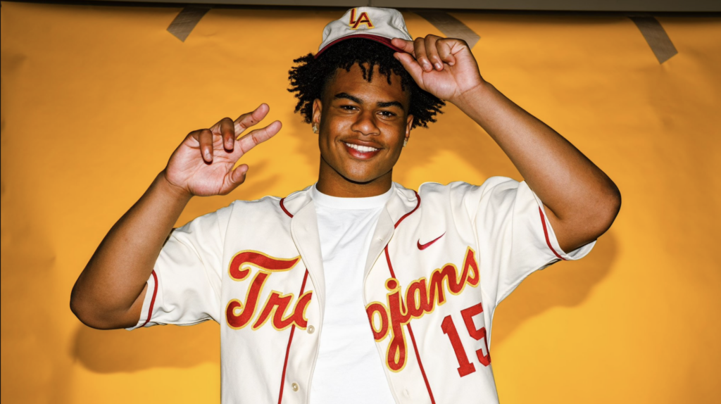 NEWS: Mater Dei Linebacker Shaun Scott Commits to USC