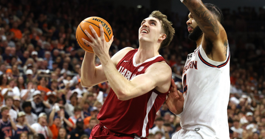 Alabama forward Grant Nelson