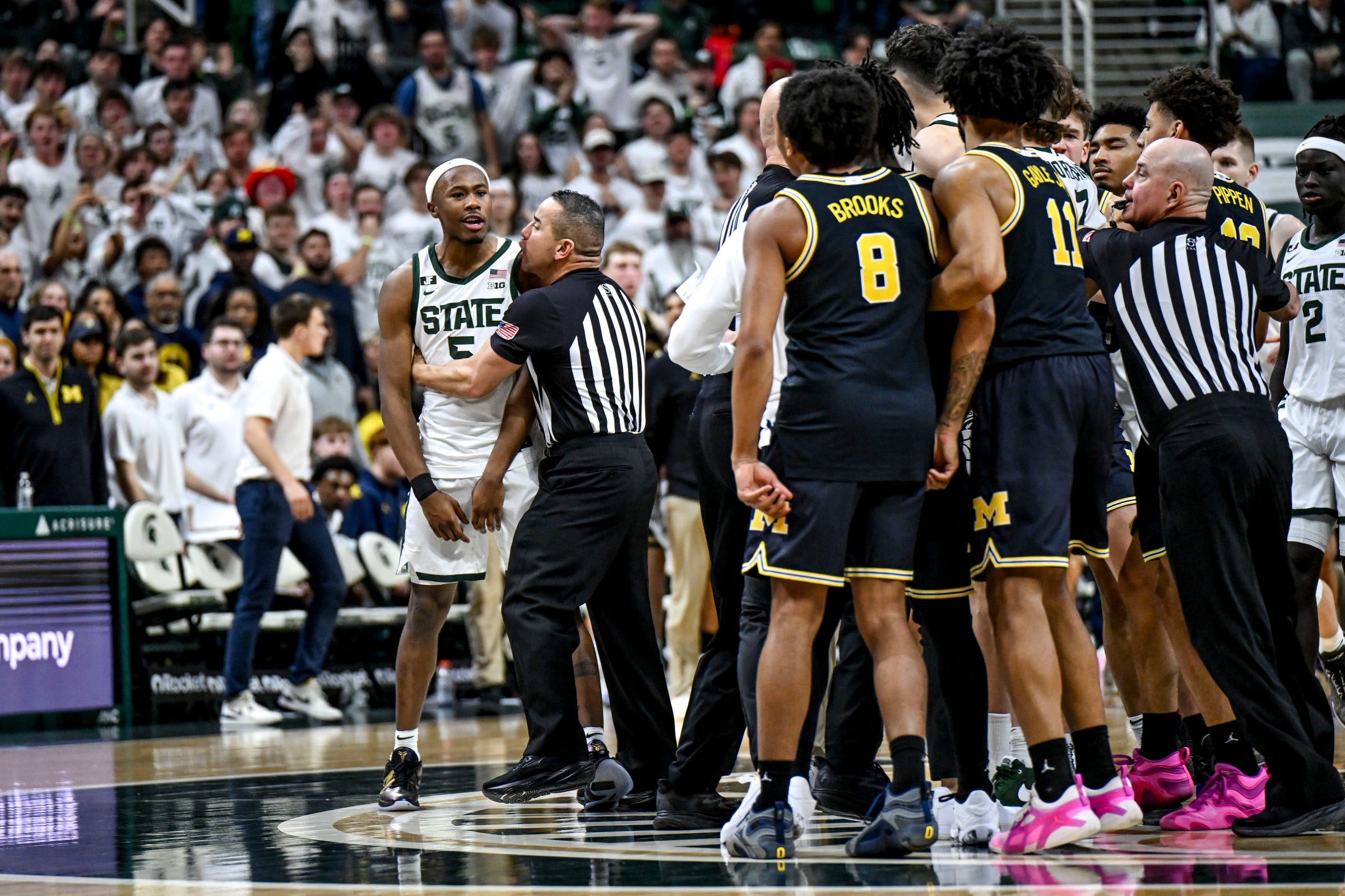 Tom Izzo defends Tre Holloman altercation, tempers flaring late in Michigan State vs. Michigan