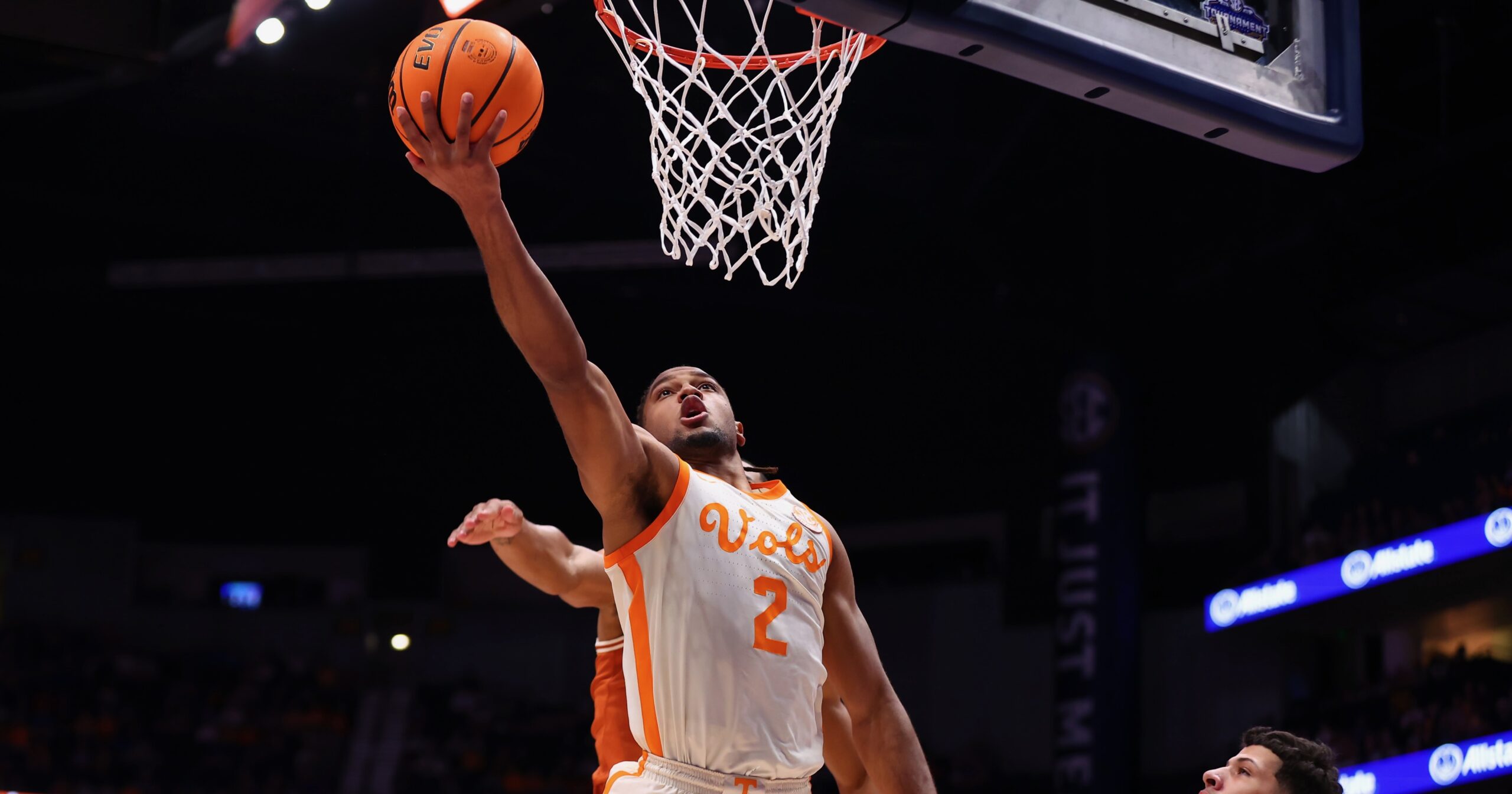 Chaz Lanier Leads Tennessee Past Texas to SEC Semifinals