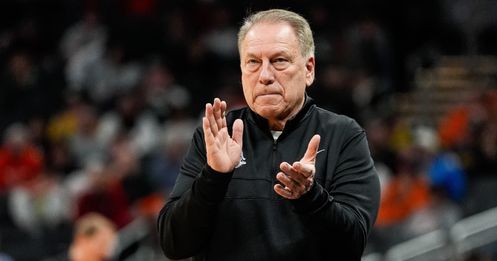 Michigan State head coach Tom Izzo applauds after a play against Oregon during the first half of Big Ten Tournament quarterfinal at Gainbridge Fieldhouse in Indianapolis, Ind. - Junfu Han, USA TODAY Sports