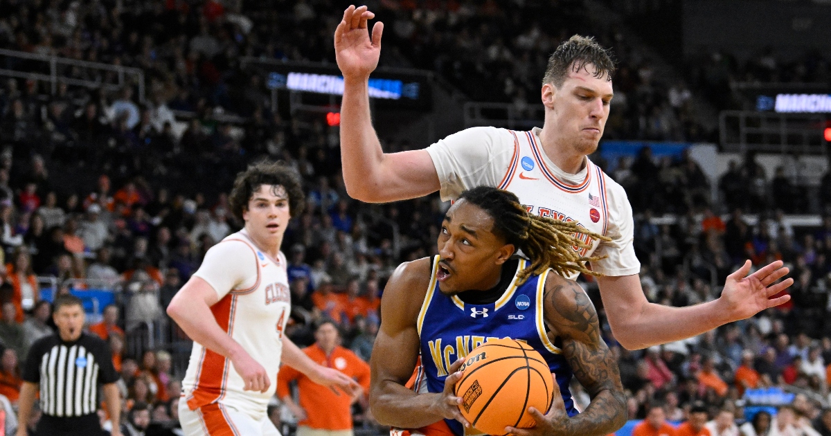 WATCH: CBS crew rips officials for Viktor Lakhin technical, late foul in Clemson vs. McNeese