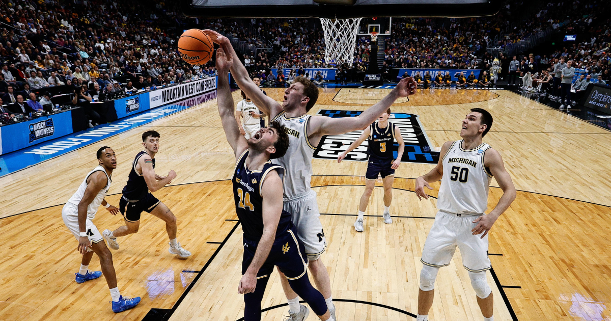 Emptying the notebook from Denver: Inside the Michigan locker room pre-Texas A&M