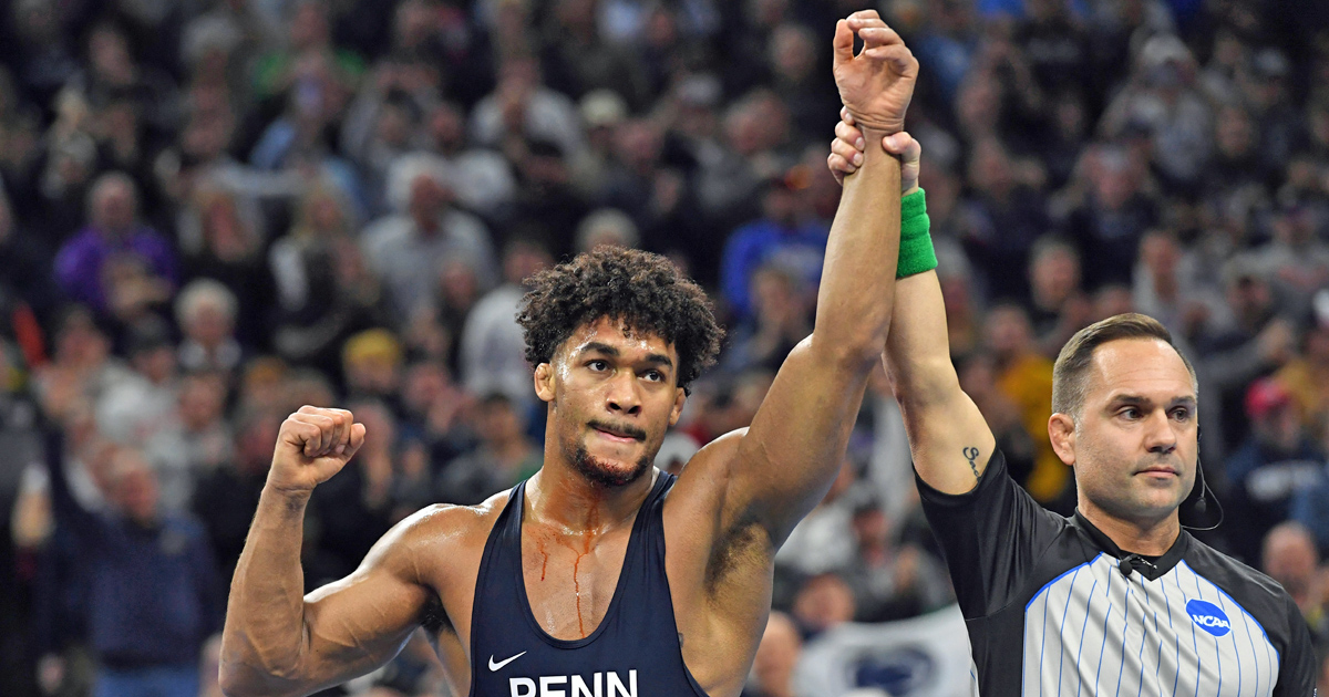 Two Penn State wrestlers named Hodge Trophy finalists with fan voting underway: Newsstand