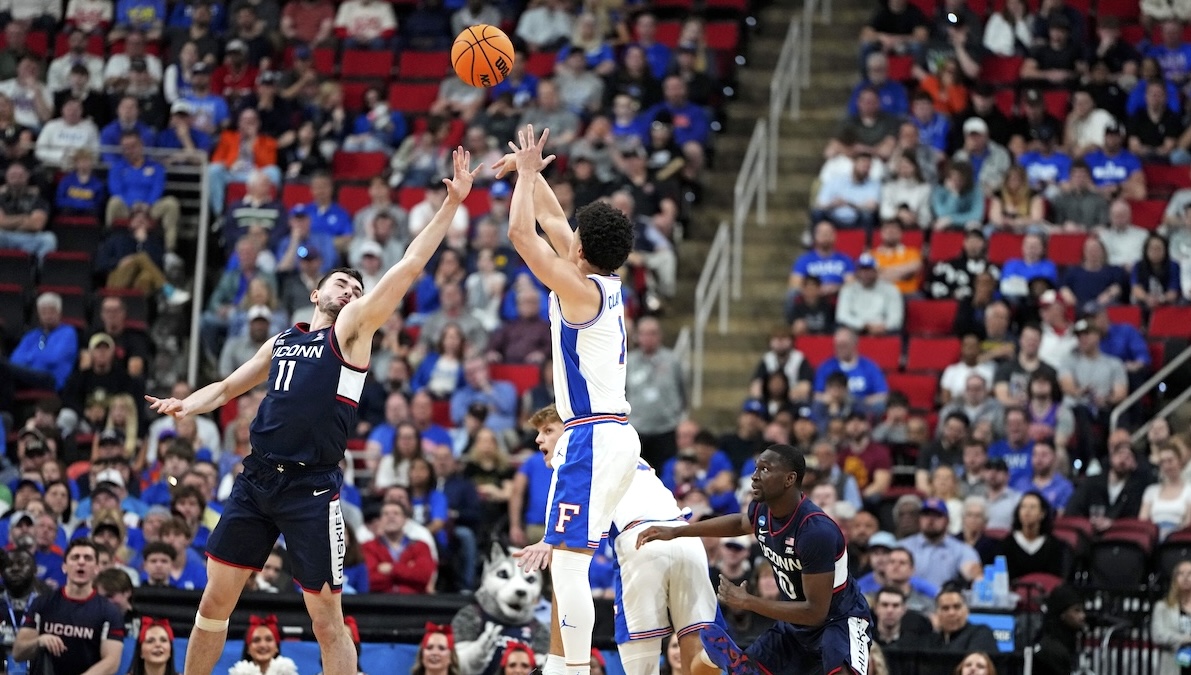 Walter Clayton’s late-game heroics help propel Florida to Sweet 16