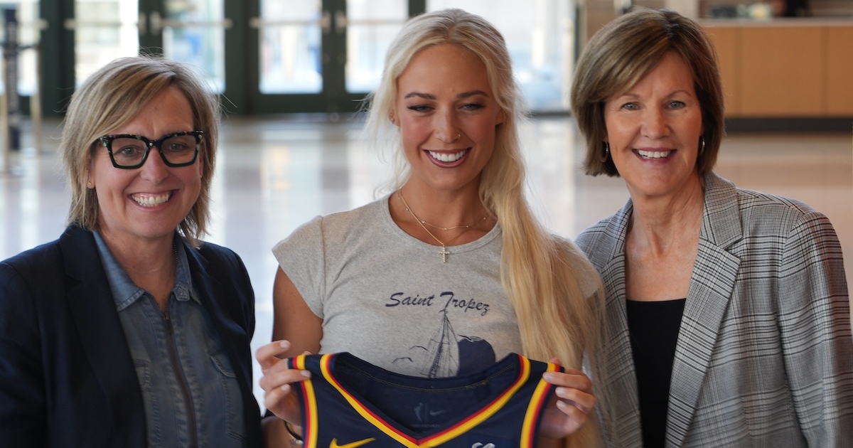 Sophie Cunningham excited to play with Caitlin Clark: 'She's a generational  player' - On3