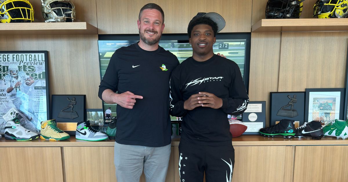 Torres' Take: Panic or Patience for Oregon's 2026 Recruiting Class?