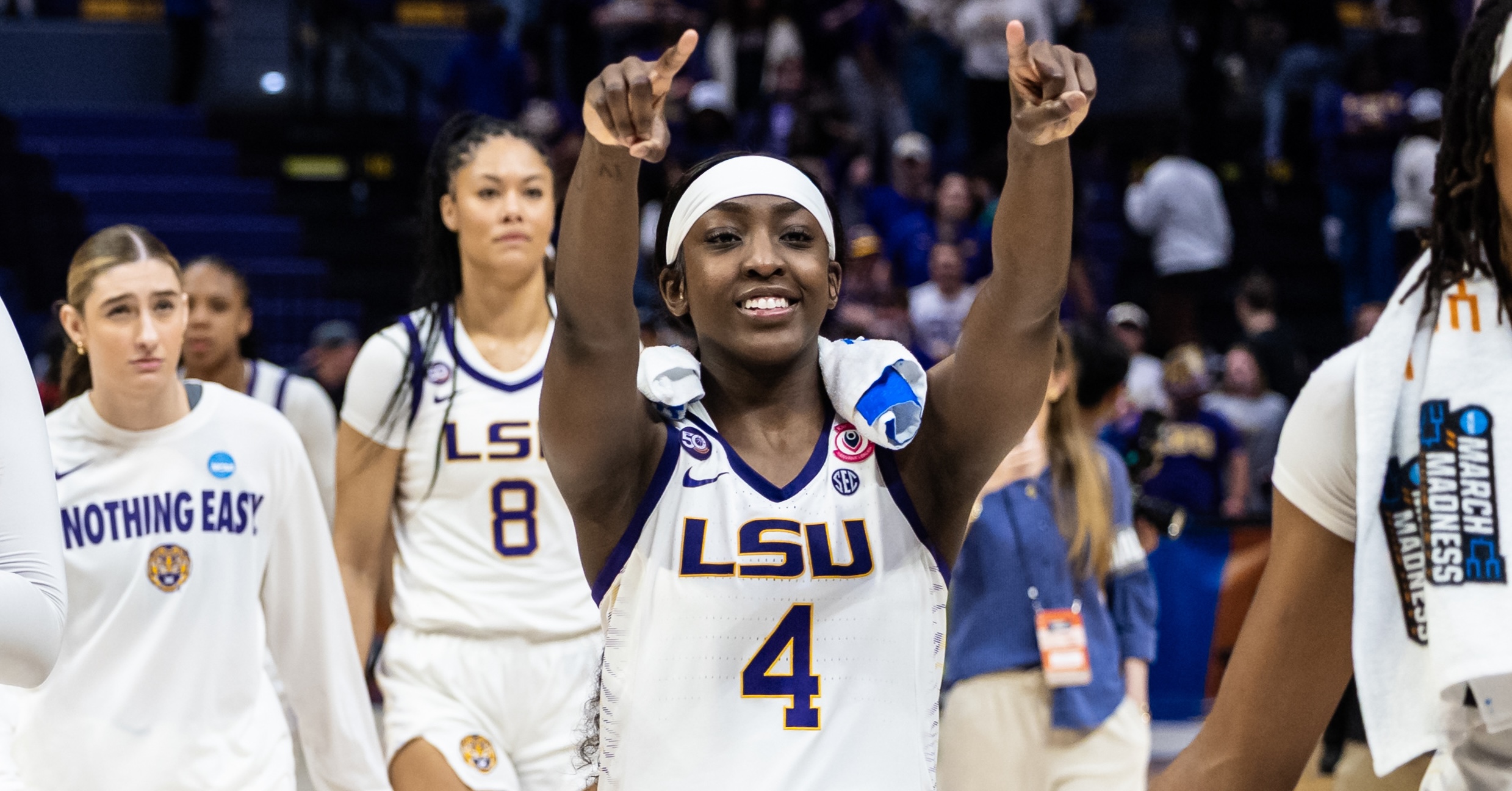 Flau'Jae Johnson announces return to LSU, with new expectations