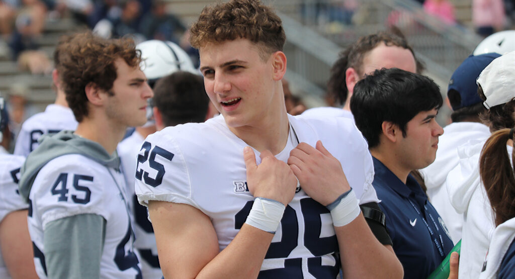 Linebacker Alex Tatsch