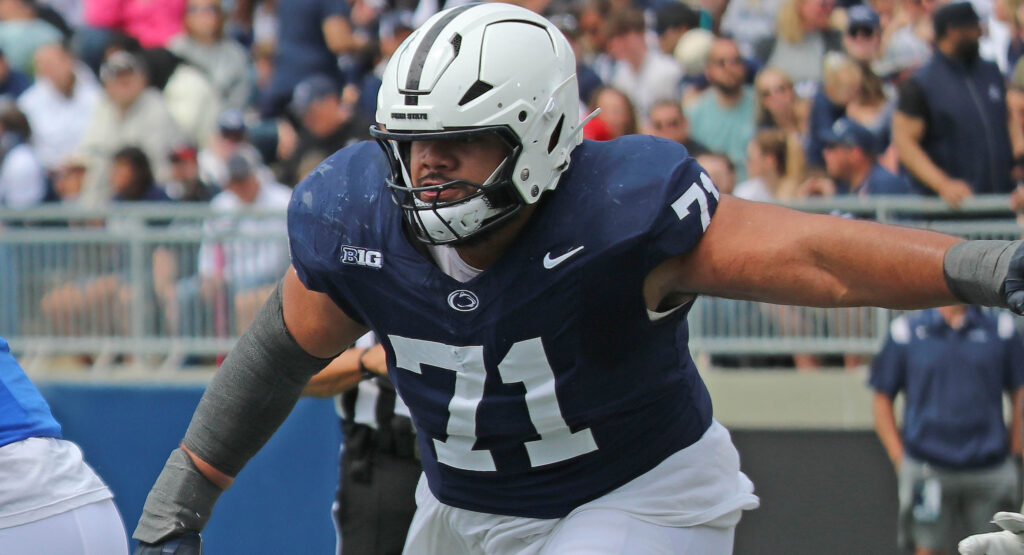 Offensive lineman Vega Ioane