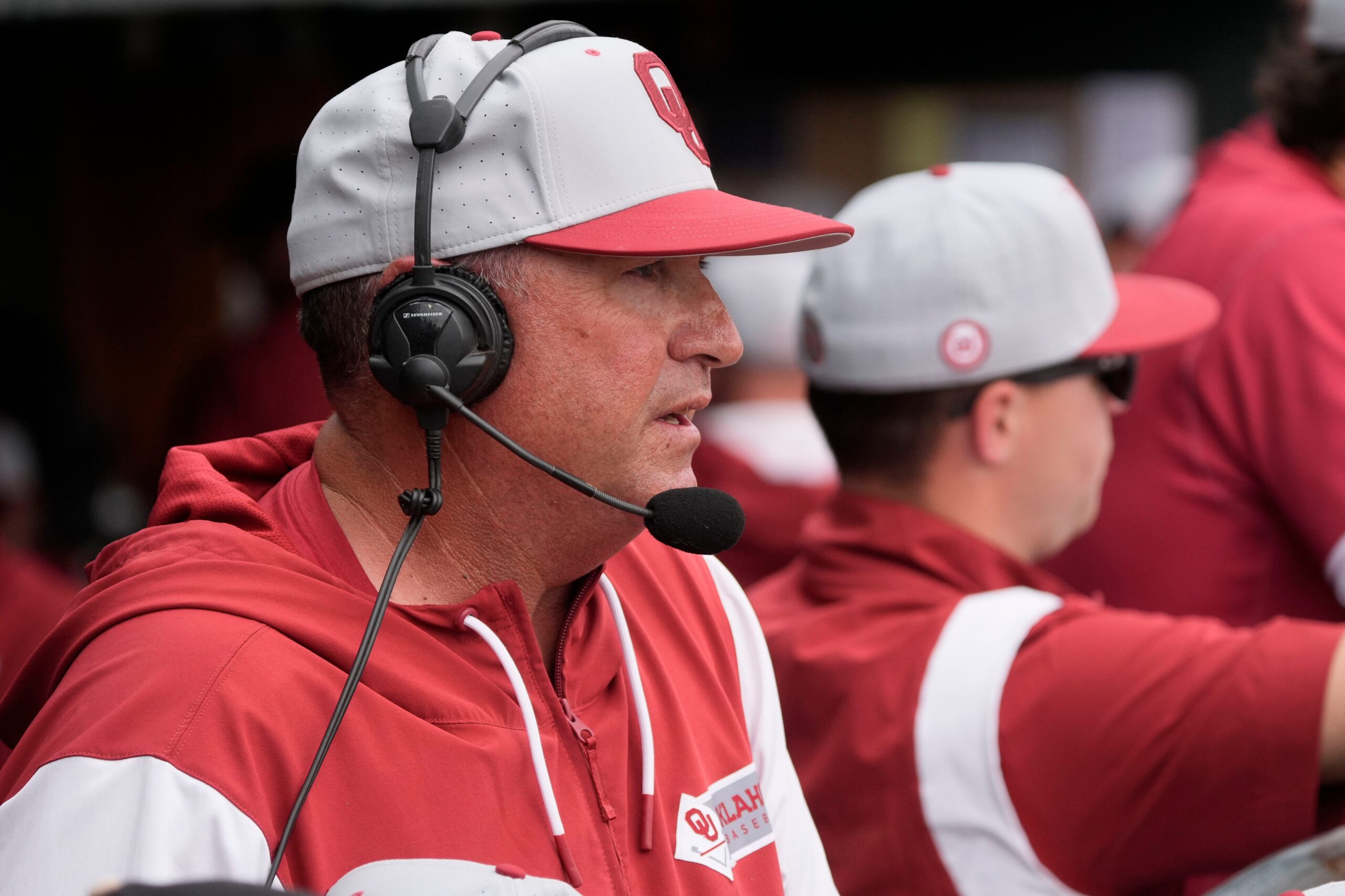 Oklahoma baseball slides in polls