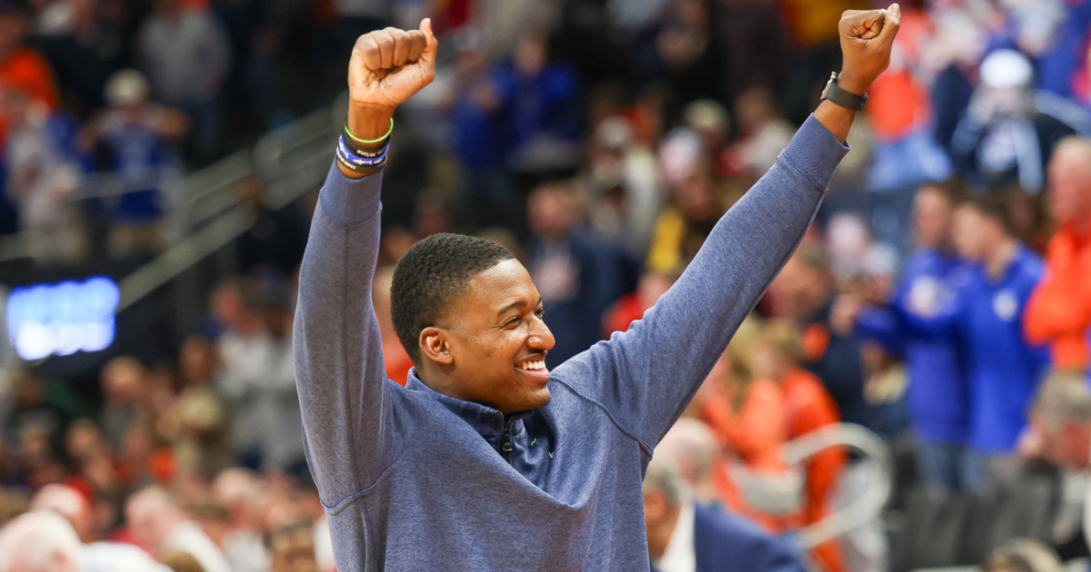 Mikhail McClean signs new two-year contract with Kentucky