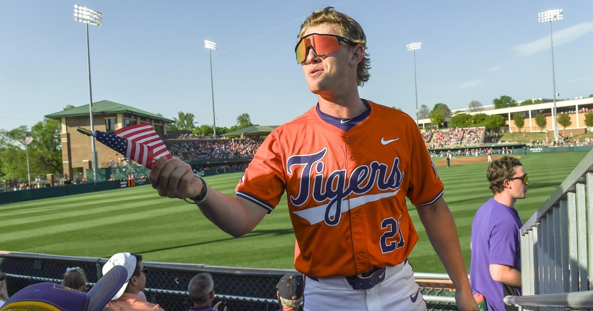 Clemson 2B Jay Dillard helped off the field after scary collision vs. Florida State