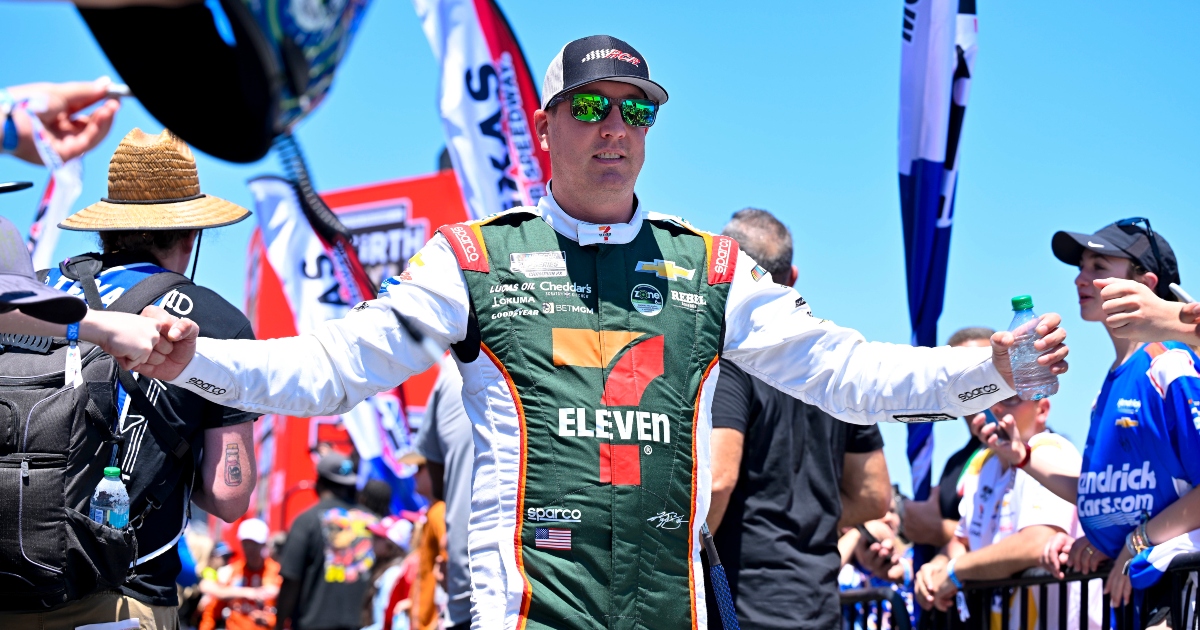Kevin Harvick, Clint Bowyer debate what’s plaguing Kyle Busch, RCR during chaotic Texas race