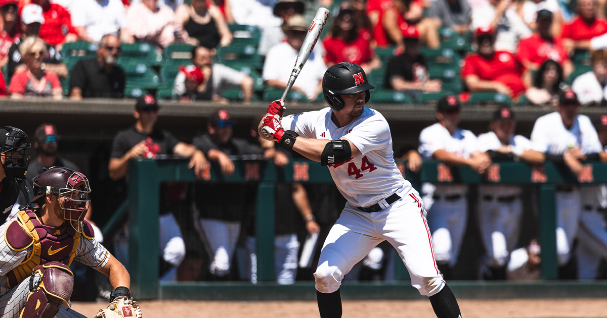 Huskers rally late, top Minnesota 8-3 to win series