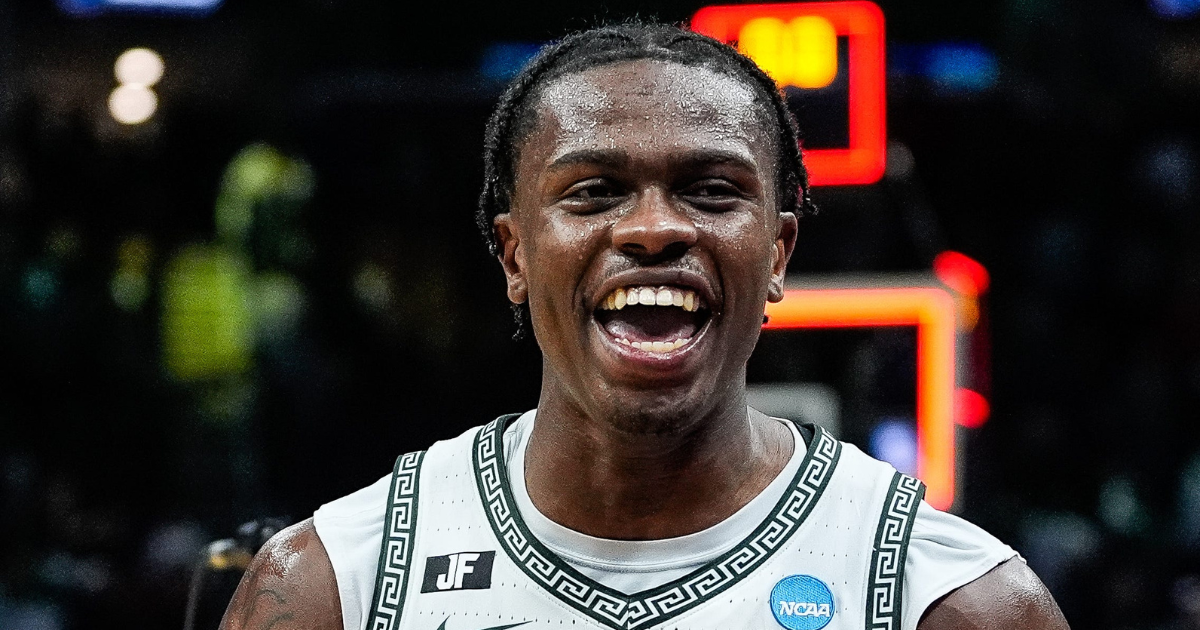 WATCH: Michigan State forward Coen Carr shatters backboard with dunk in offseason pick-up game