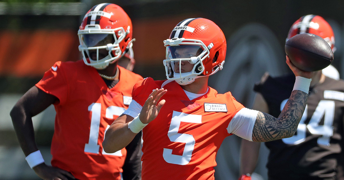 NFL insider: Shedeur Sanders, Dillon Gabriel 'trying to get whatever scraps they can' during Browns OTAs
