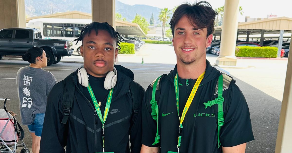 Oregon LB Commit Tristan Phillips Continues Recruiting Efforts During Scavenger Hunt Visit