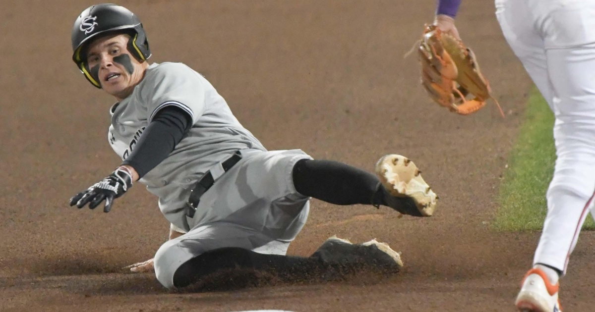 WATCH: South Carolina upsets No. 1 LSU on walk-off wild pitch