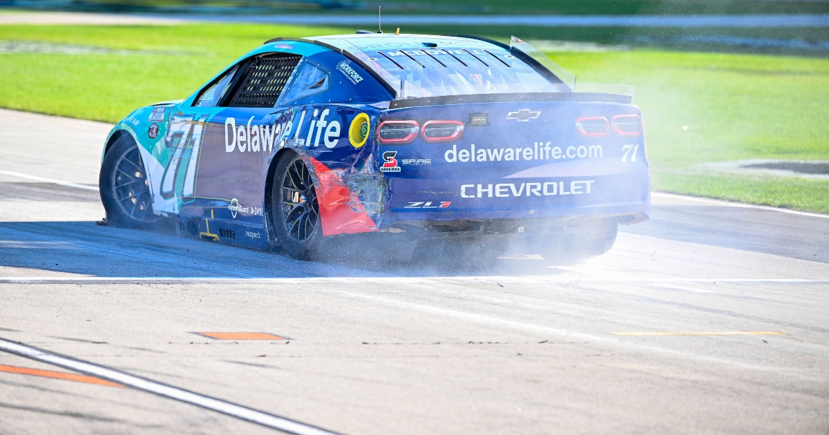 Michael McDowell No. 71 pit crew wins All-Star Pit Crew Challenge, $100,000 prize