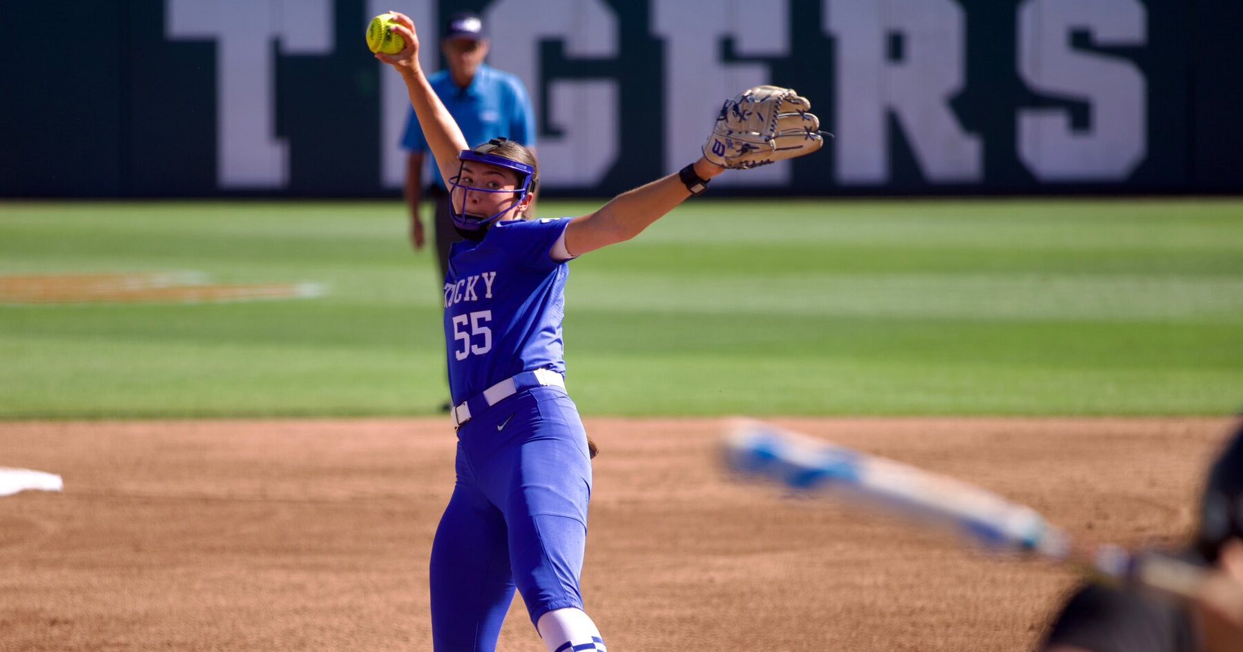 Kentucky softball defeats USC Upstate, will take on Northwestern in second elimination game