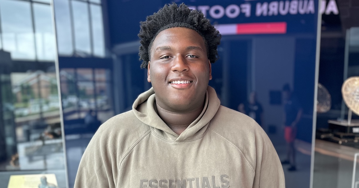 4-star OL Da'Ron Parks visits Auburn: 'It's just different at Auburn'