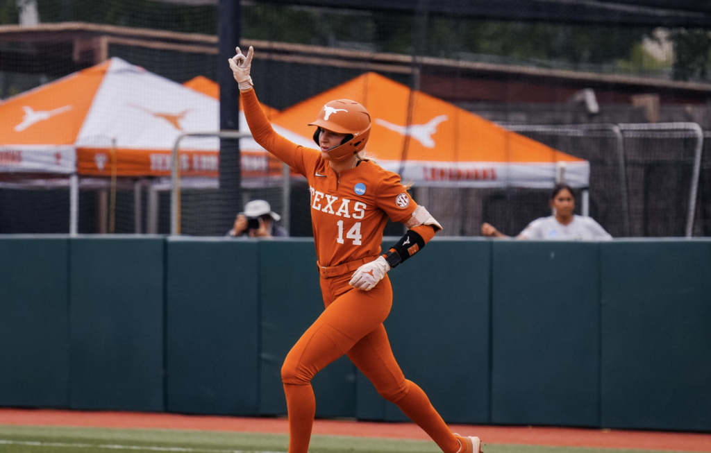Texas powers past UCF, into Super Regionals