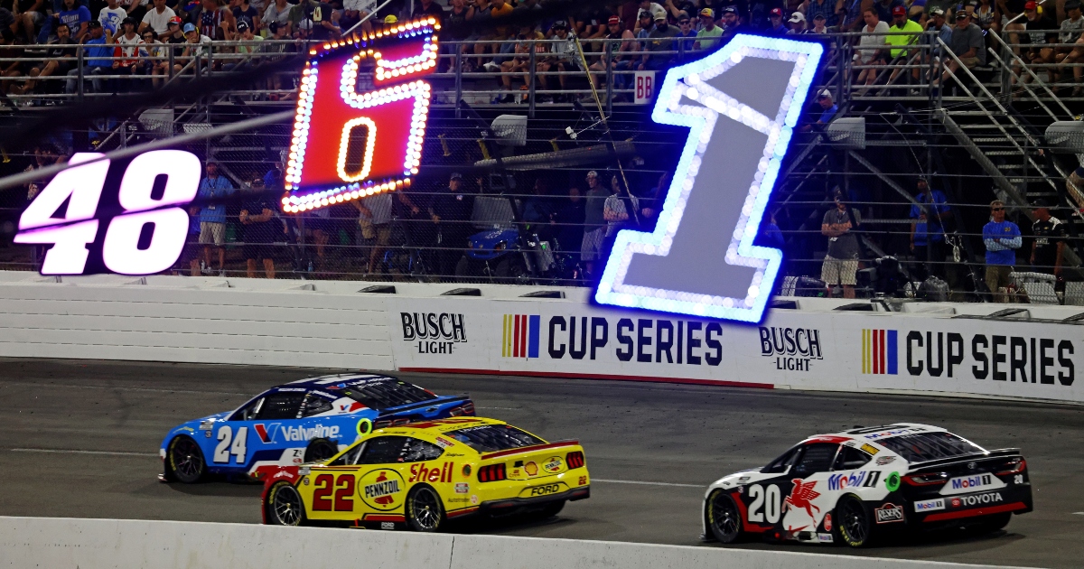 WATCH: Michael Waltrip drops yellow flag on front stretch at North Wilkesboro, multiple cars run over flag