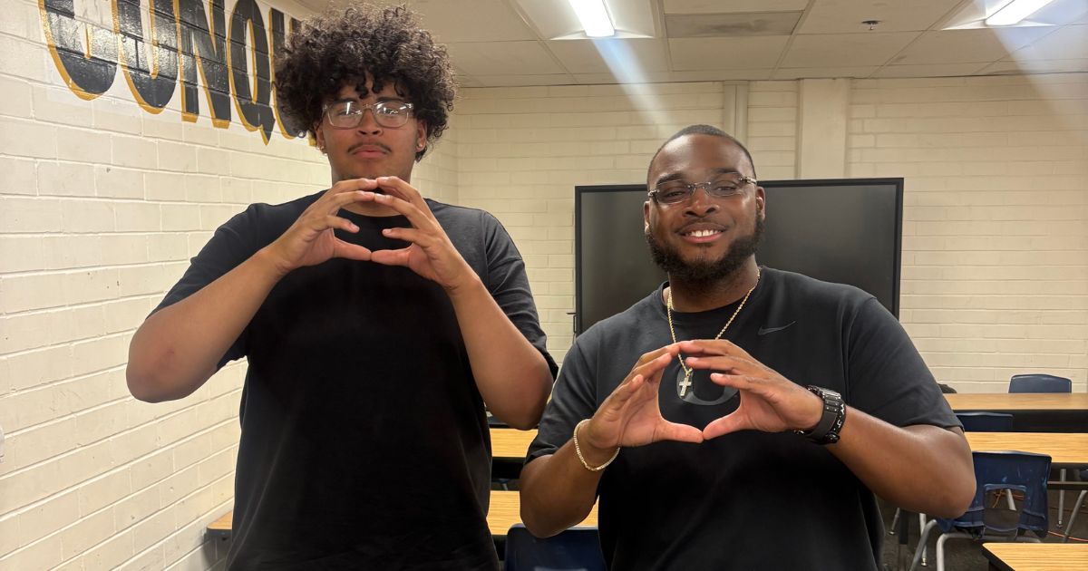Oregon Enters the Race for Red-Hot 2026 OL Dominic Harris