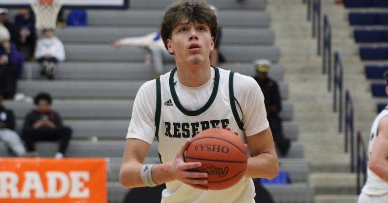 BREAKING: 4-star big man commits to Ole Miss