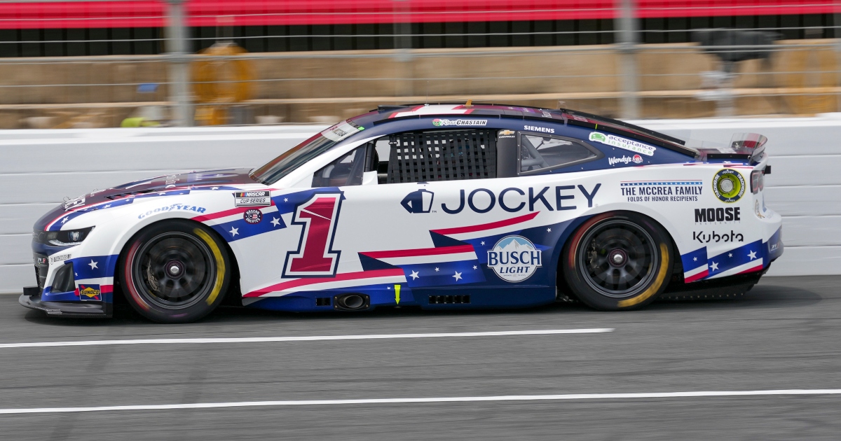 Ross Chastain going to backup car after blowing a tire in Coca-Cola 600 practice at Charlotte