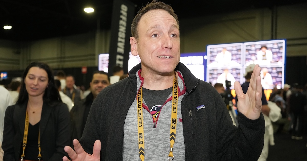 Joey Chestnut will attempt new popcorn eating world record on Memorial Day
