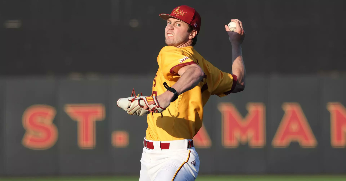 South Carolina lands commitment from mid-major reliever: 'I'm pumped'