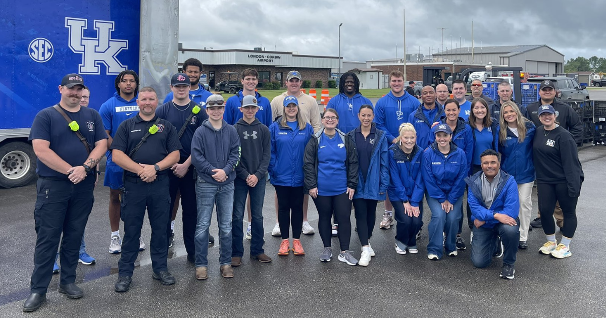Jager Burton, Trent Noah, Jerod Smith deliver donated tornado relief supplies to Southern Kentucky