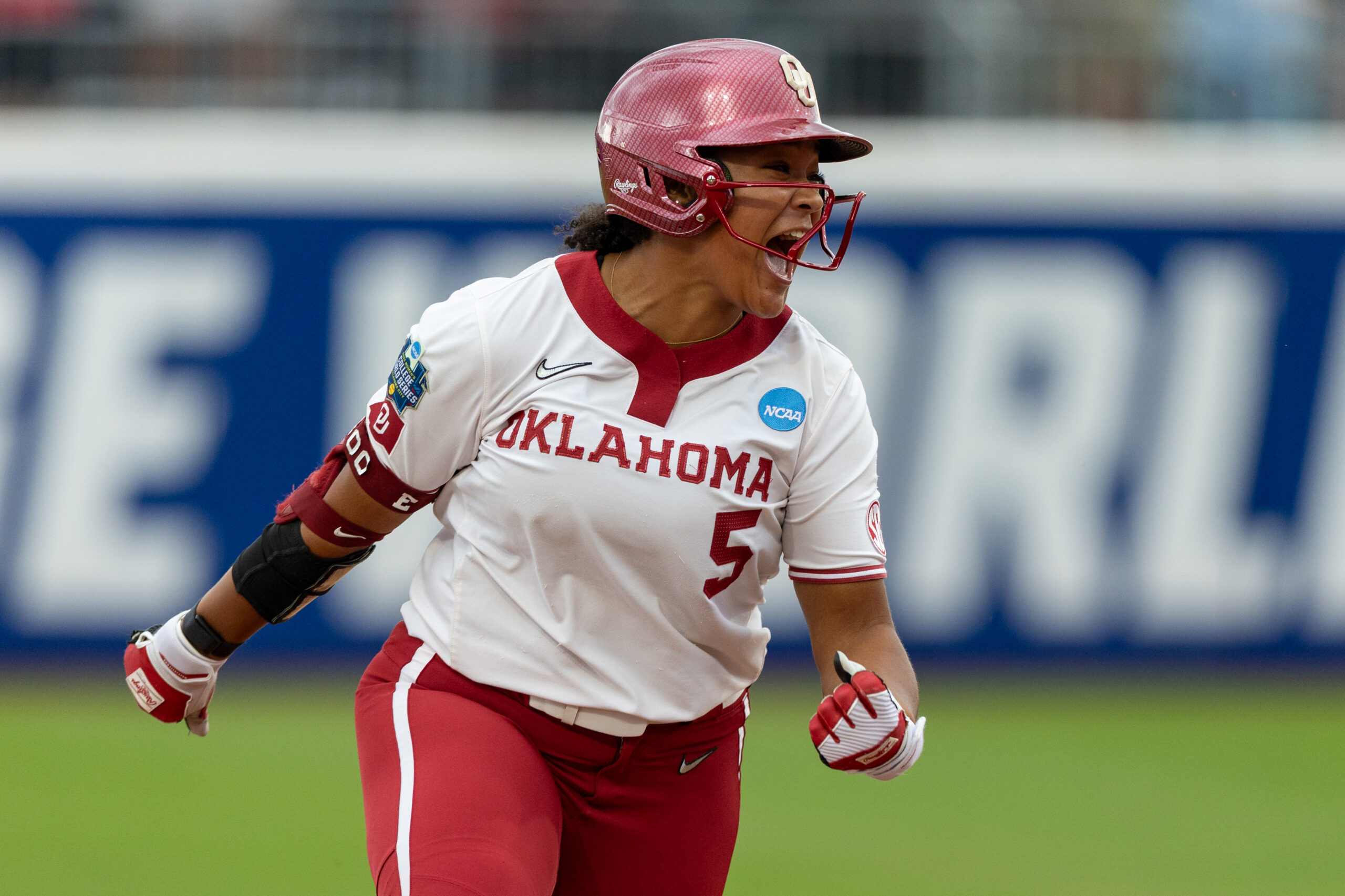 WCWS Day 1 Recap: Walk-Off Wins, Defensive Highlights & Breakout Performances