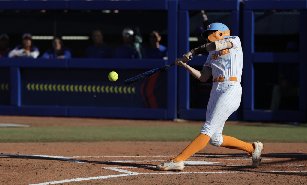 Tennessee run rules Florida to stay alive at WCWS