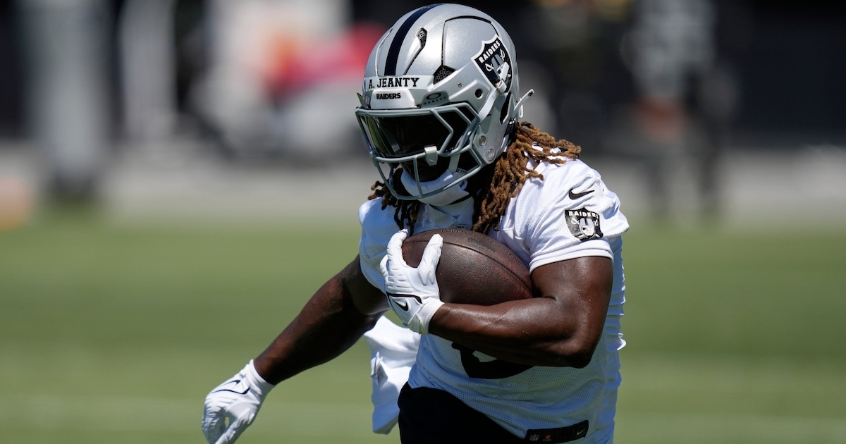 Chip Kelly defends decision to change Ashton Jeanty's stance at Raiders camp