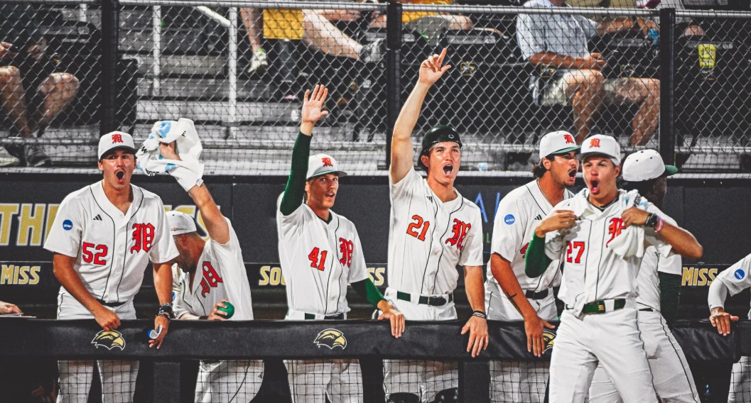 Southern Miss uses early explosion to force deciding game at Regional