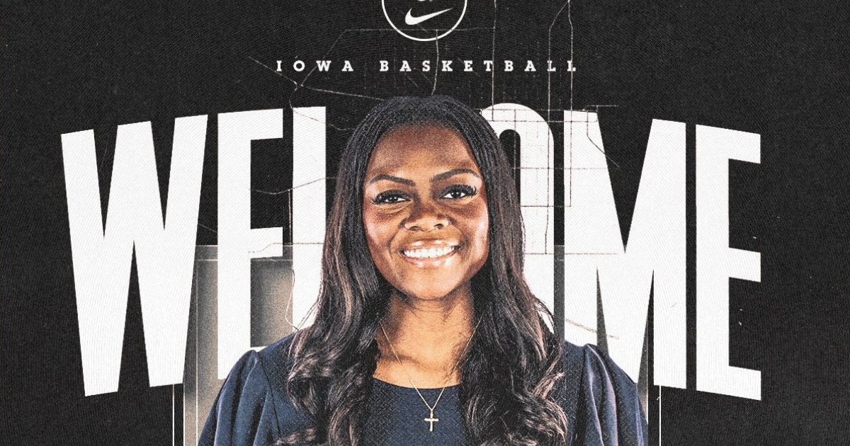 Jasmyn Walker named women's hoops assistant coach
