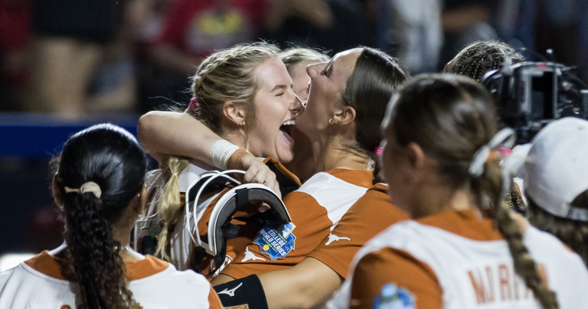CHAMPS! Texas softball wins its first national championship in program history in dominant fashion