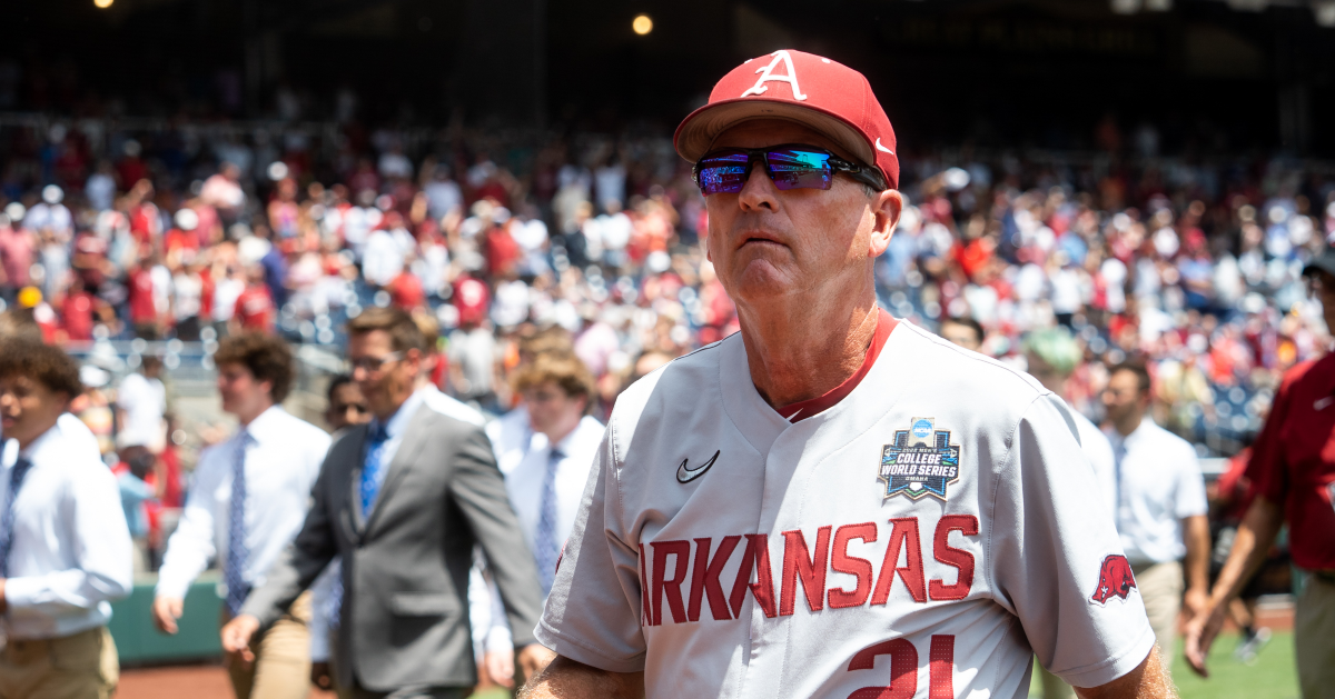 Dave Van Horn reacts to Zach Root, Andrew Fischer confrontation