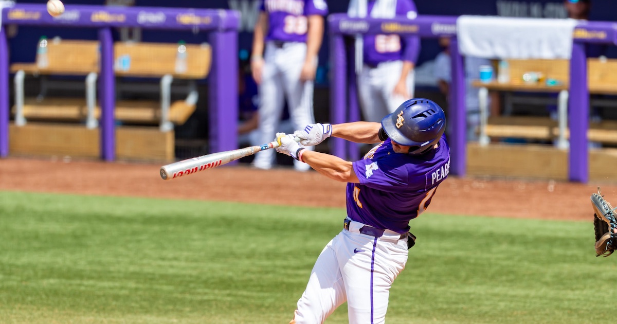 Arkansas, LSU top College World Series odds heading to Omaha
