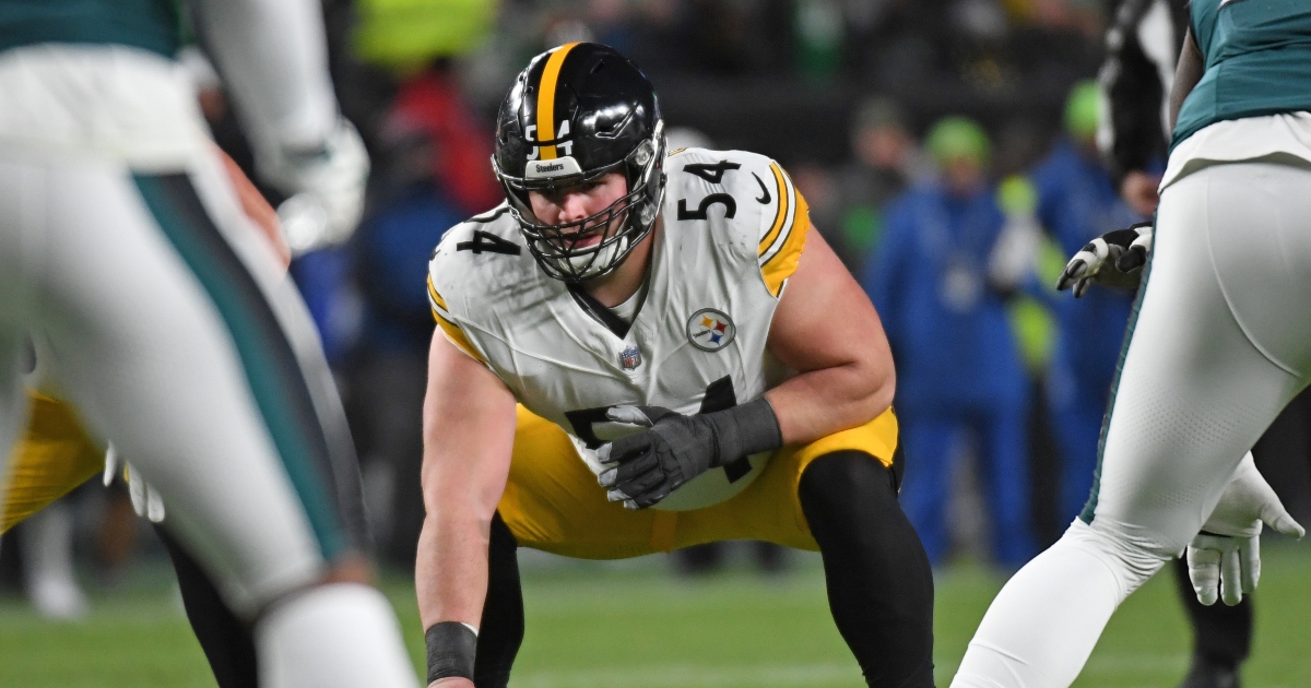 Steelers center Zach Frazier reveals strong message Aaron Rodgers sent to team