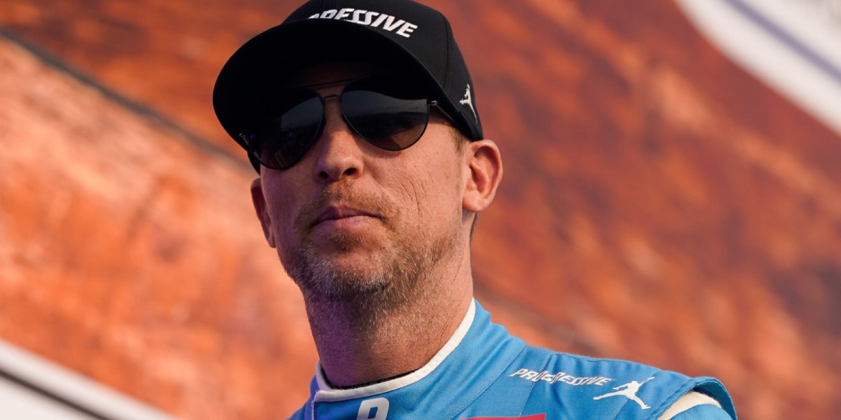 Kevin Harvick reacts to Denny Hamlin as NASCAR heel, bad guy after Michigan win