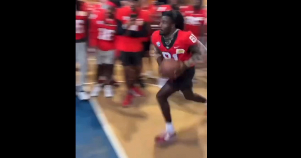 WATCH: Georgia walk-on WR Jeremy Bell shows off with jaw-dropping dunk at Camp Sunshine