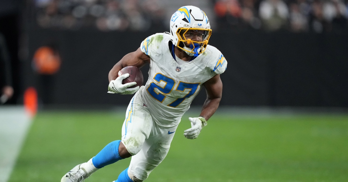 Report: Denver Broncos signing JK Dobbins to one-year deal