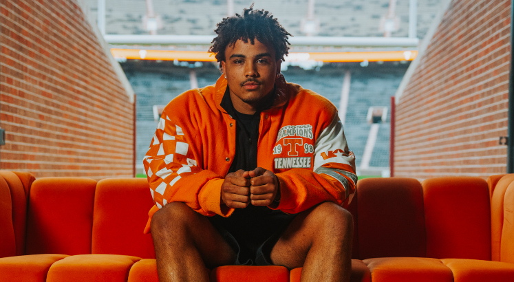 A return to Tennessee 'helped' the Vols chances with LB Kedric Golston II