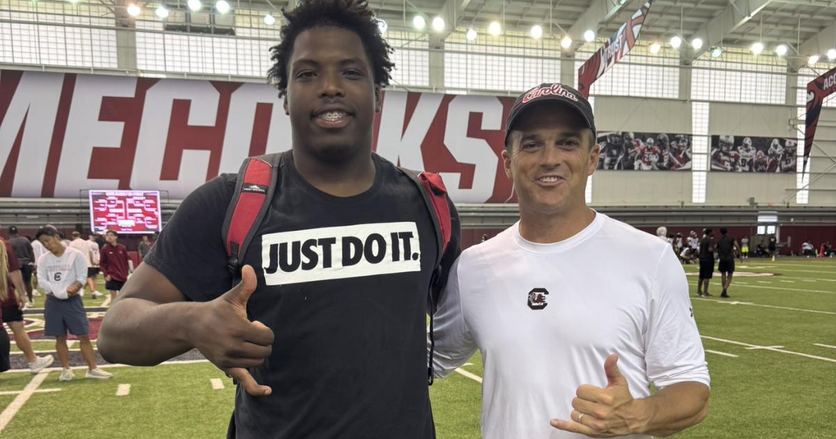 Four-star offensive lineman reacts to South Carolina football offer