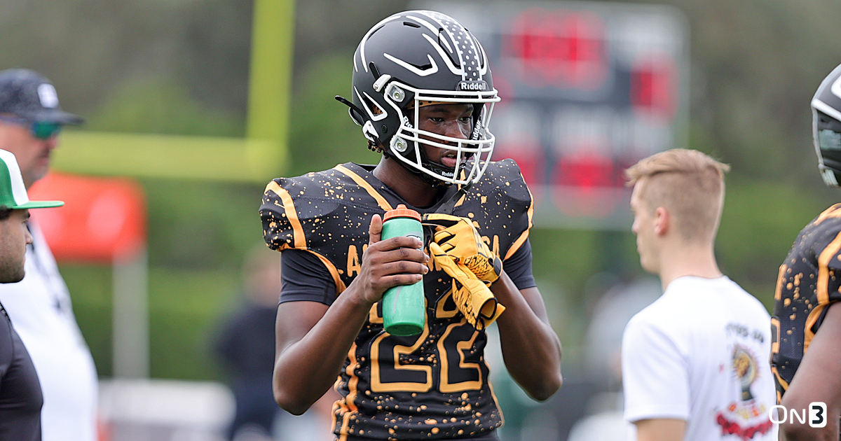 4-star Carnell Warren backs off his pledge from Virginia Tech and locks in an official visit to North Carolina